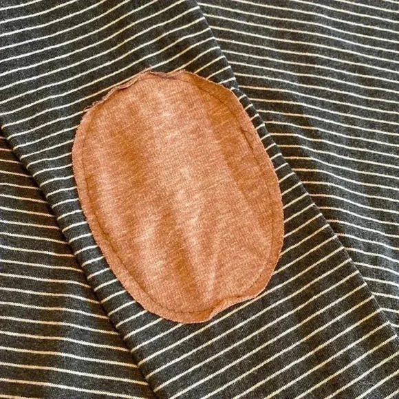 Umgee Gray & White Stripe Long Sleeve Top Brown Trim & Elbow Pads Size Medium. - Picture 7 of 12